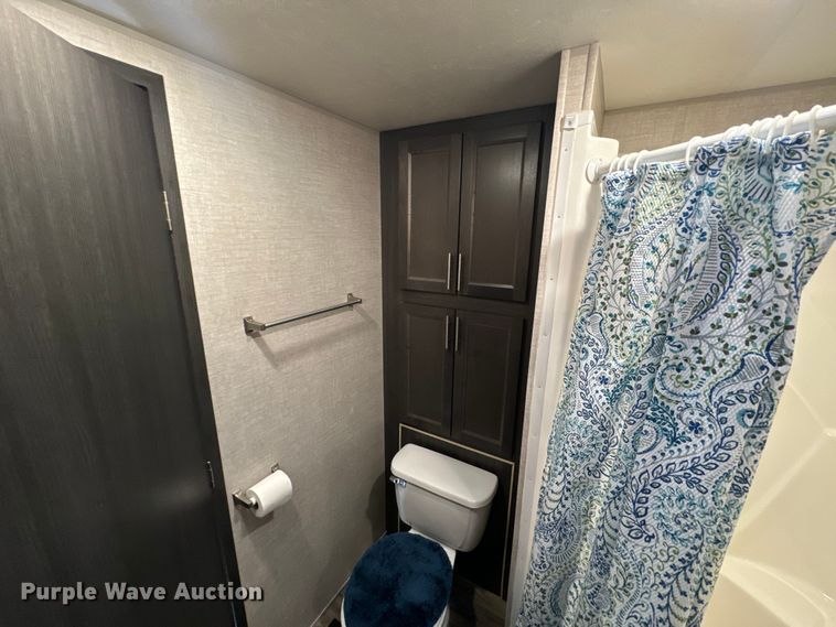 image for item DX1074 2020 Premier camper