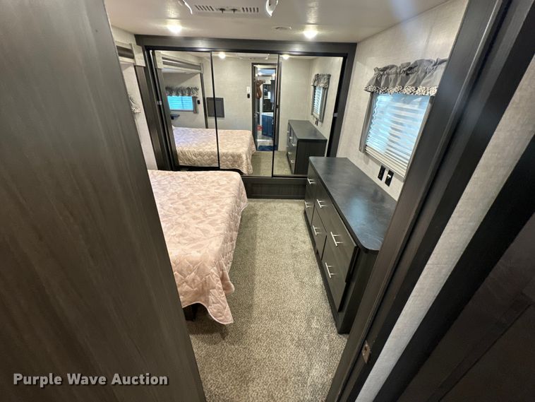 image for item DX1074 2020 Premier camper