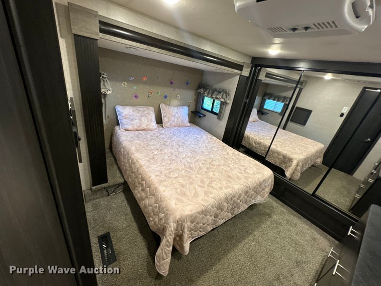 image for item DX1074 2020 Premier camper