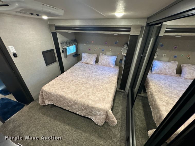 image for item DX1074 2020 Premier camper