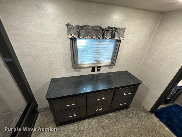 image for item DX1074 2020 Premier camper