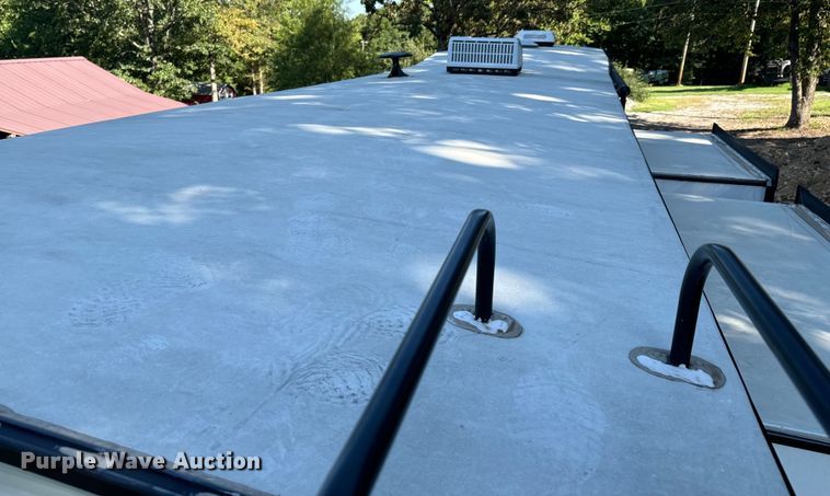 image for item DX1074 2020 Premier camper