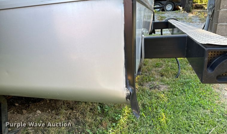 image for item DX1074 2020 Premier camper