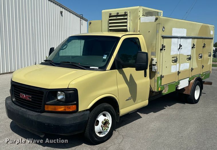 image for item DX1083 2013 GMC Savana G4500 refrigerated truck
