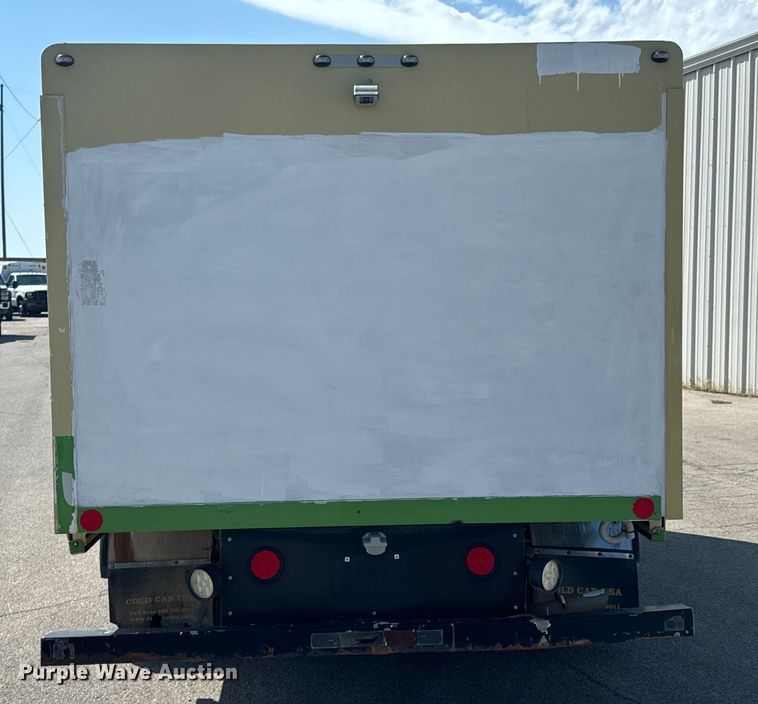 image for item DX1083 2013 GMC Savana G4500 refrigerated truck