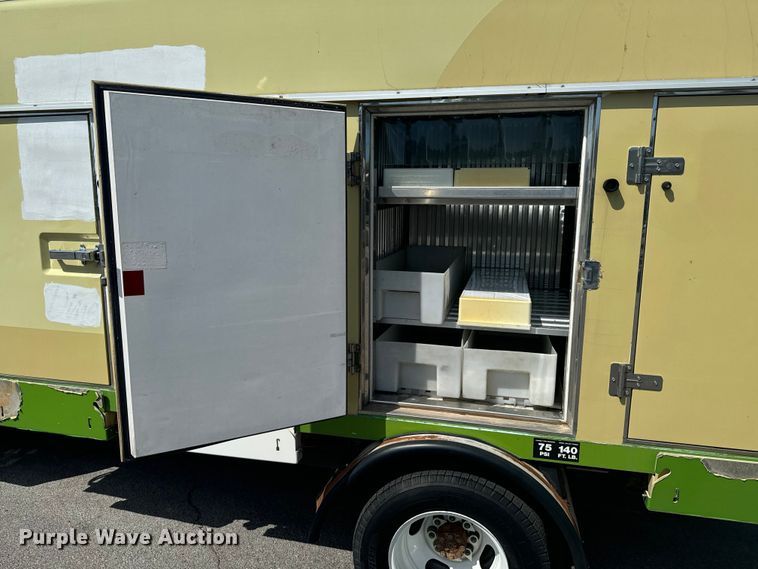 image for item DX1083 2013 GMC Savana G4500 refrigerated truck
