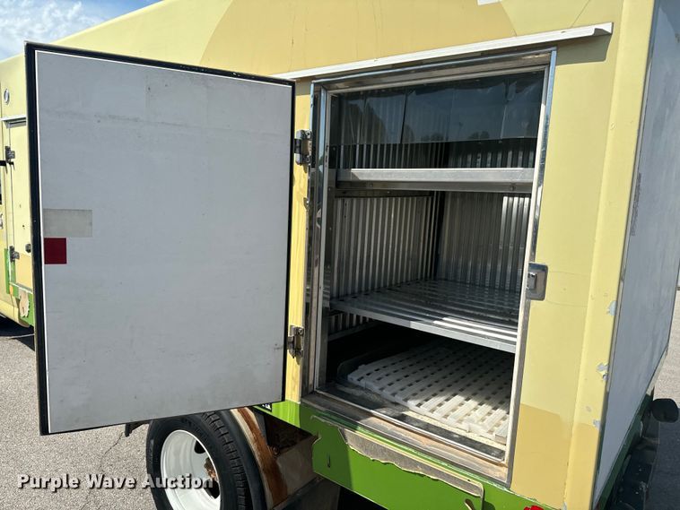 image for item DX1083 2013 GMC Savana G4500 refrigerated truck