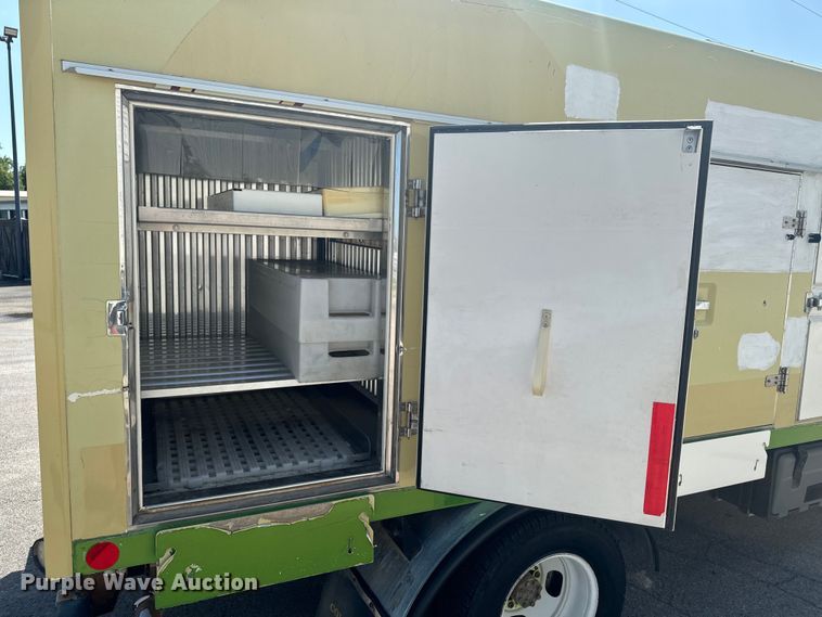 image for item DX1083 2013 GMC Savana G4500 refrigerated truck
