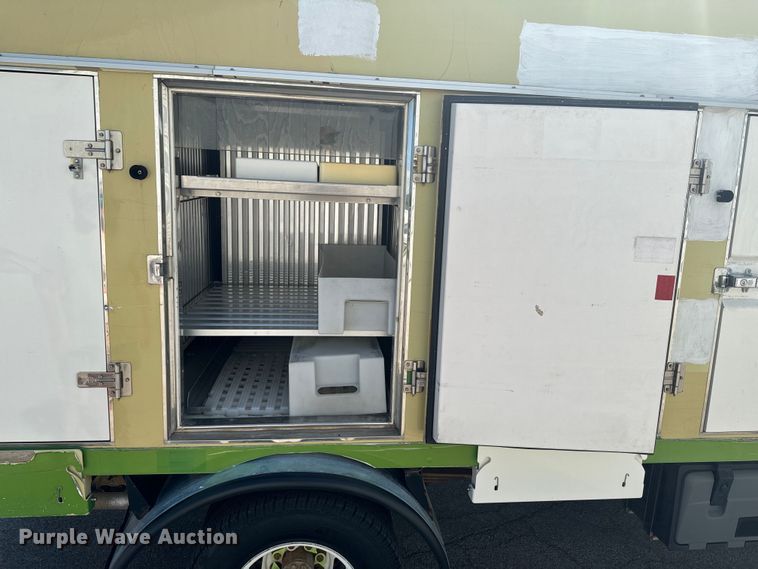 image for item DX1083 2013 GMC Savana G4500 refrigerated truck