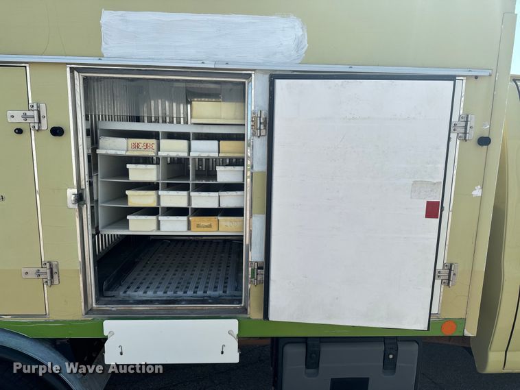 image for item DX1083 2013 GMC Savana G4500 refrigerated truck