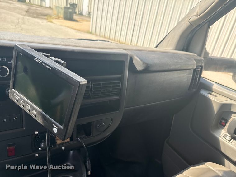 image for item DX1083 2013 GMC Savana G4500 refrigerated truck