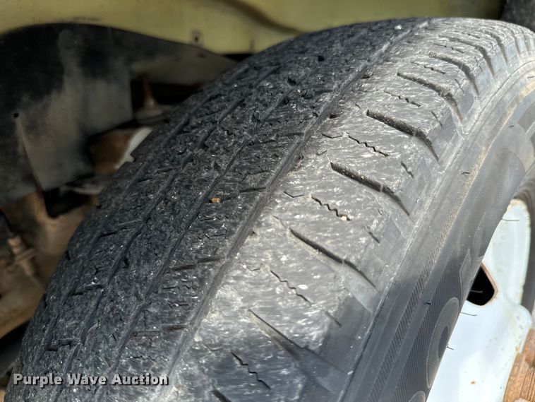 image for item DX1083 2013 GMC Savana G4500 refrigerated truck