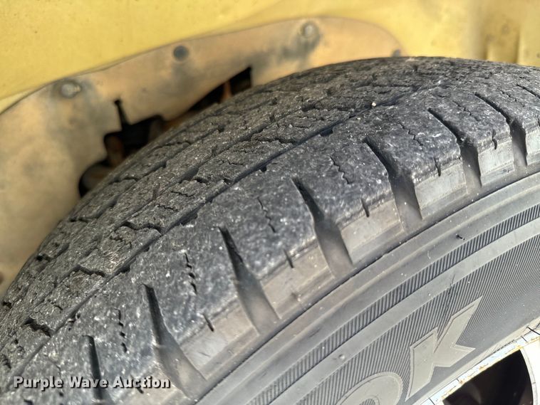 image for item DX1083 2013 GMC Savana G4500 refrigerated truck