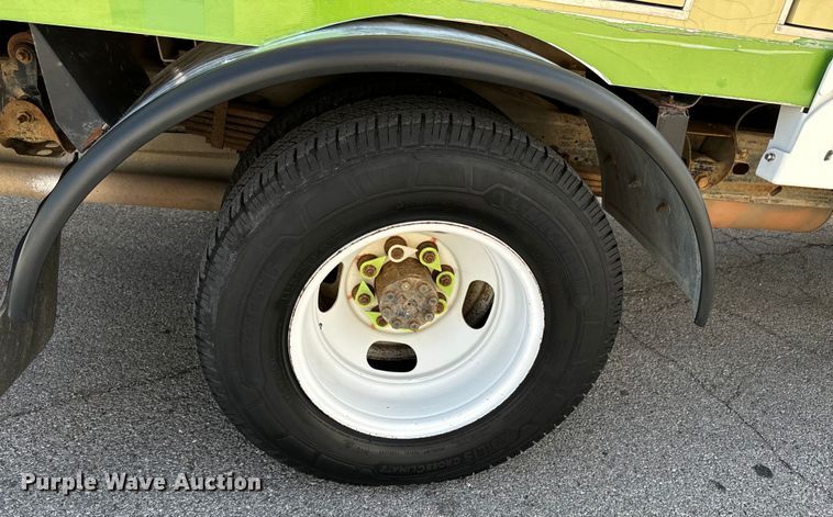 image for item DX1083 2013 GMC Savana G4500 refrigerated truck