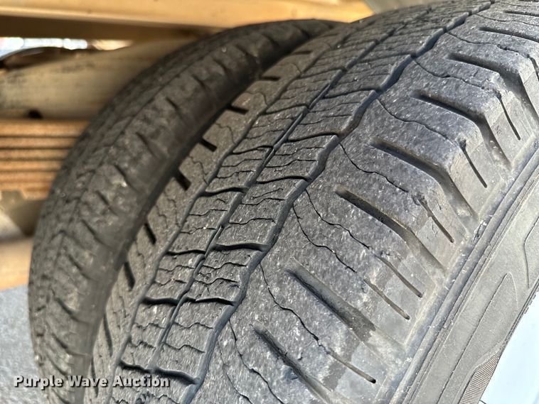 image for item DX1083 2013 GMC Savana G4500 refrigerated truck