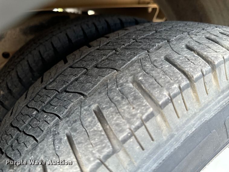 image for item DX1083 2013 GMC Savana G4500 refrigerated truck