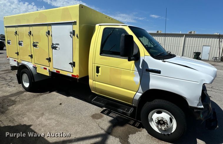 image for item DX1084 2018 Ford  Econoline E450 refrigerated truck