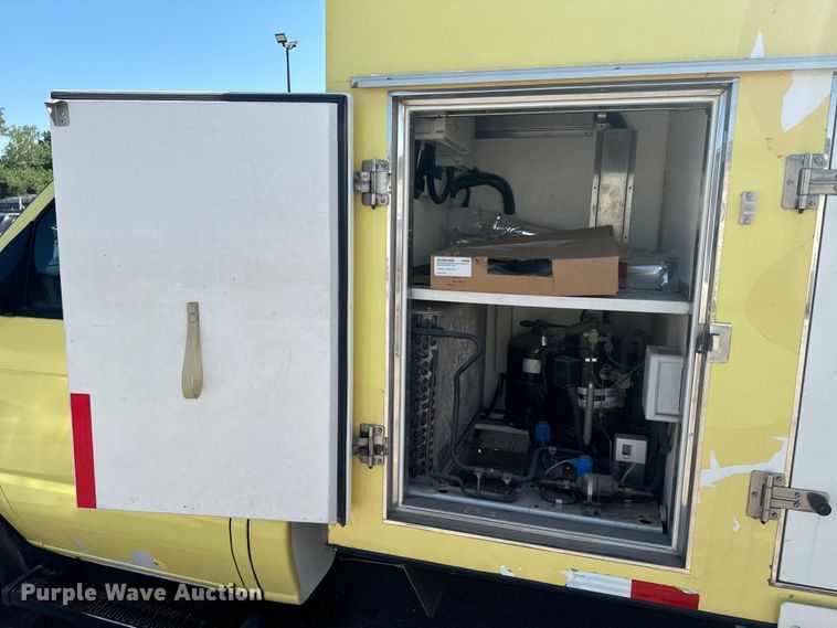image for item DX1084 2018 Ford  Econoline E450 refrigerated truck