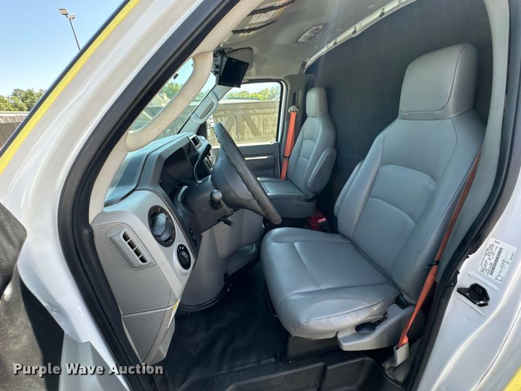 image for item DX1084 2018 Ford  Econoline E450 refrigerated truck