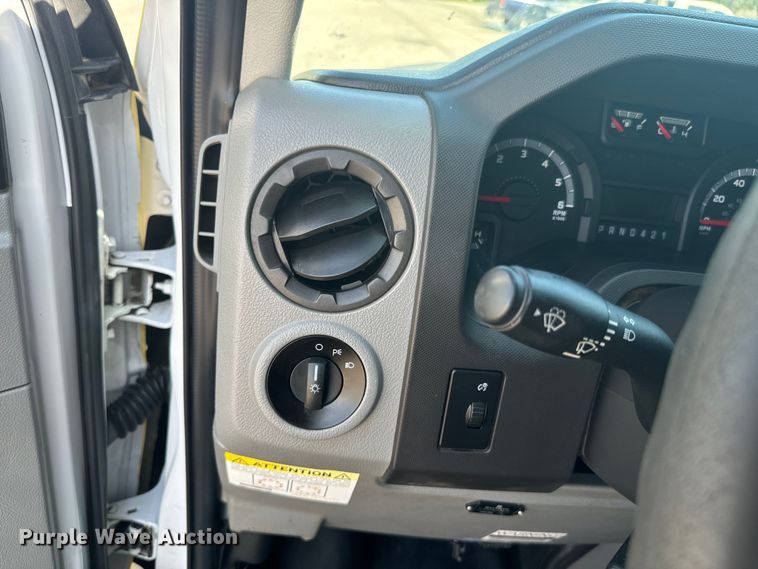 image for item DX1084 2018 Ford  Econoline E450 refrigerated truck