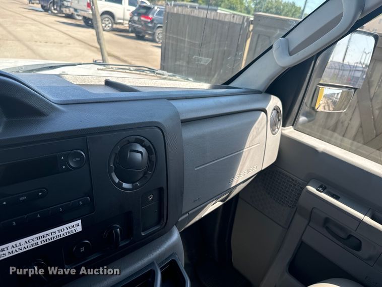 image for item DX1084 2018 Ford  Econoline E450 refrigerated truck