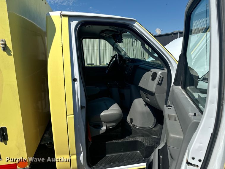 image for item DX1084 2018 Ford  Econoline E450 refrigerated truck
