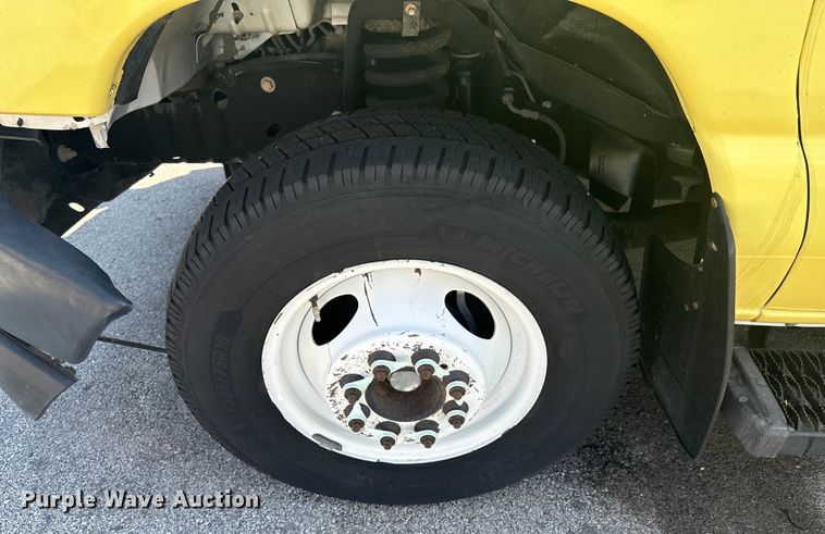 image for item DX1084 2018 Ford  Econoline E450 refrigerated truck