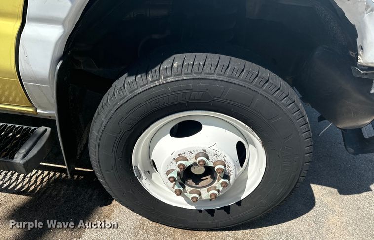 image for item DX1084 2018 Ford  Econoline E450 refrigerated truck