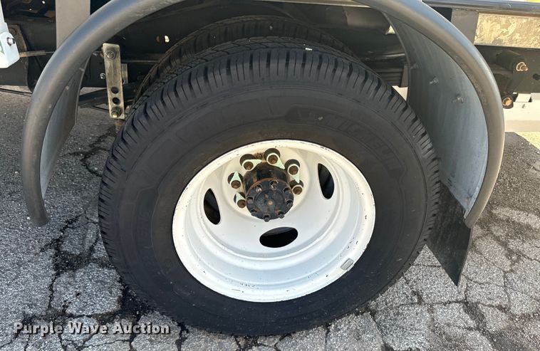 image for item DX1084 2018 Ford  Econoline E450 refrigerated truck