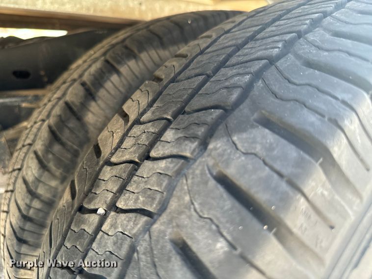 image for item DX1084 2018 Ford  Econoline E450 refrigerated truck