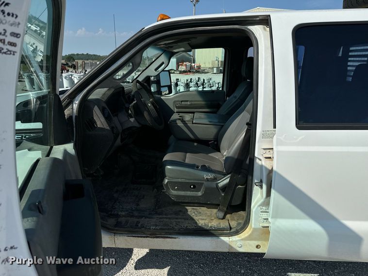 image for item DX1103 2012 Ford F350 Super Duty XL Crew Cab flatbed pickup truck