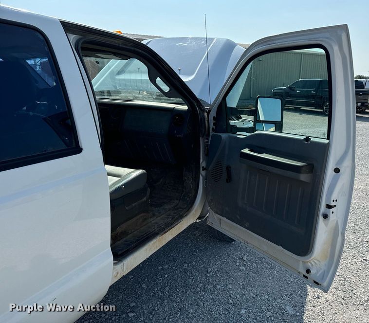 image for item DX1103 2012 Ford F350 Super Duty XL Crew Cab flatbed pickup truck