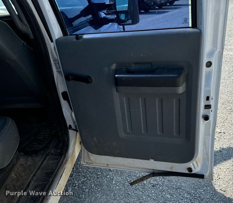 image for item DX1103 2012 Ford F350 Super Duty XL Crew Cab flatbed pickup truck