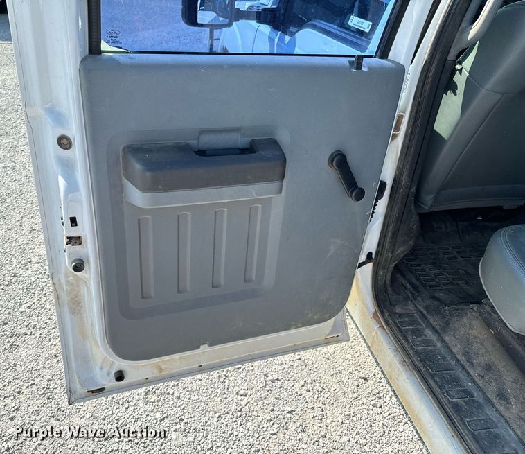 image for item DX1103 2012 Ford F350 Super Duty XL Crew Cab flatbed pickup truck