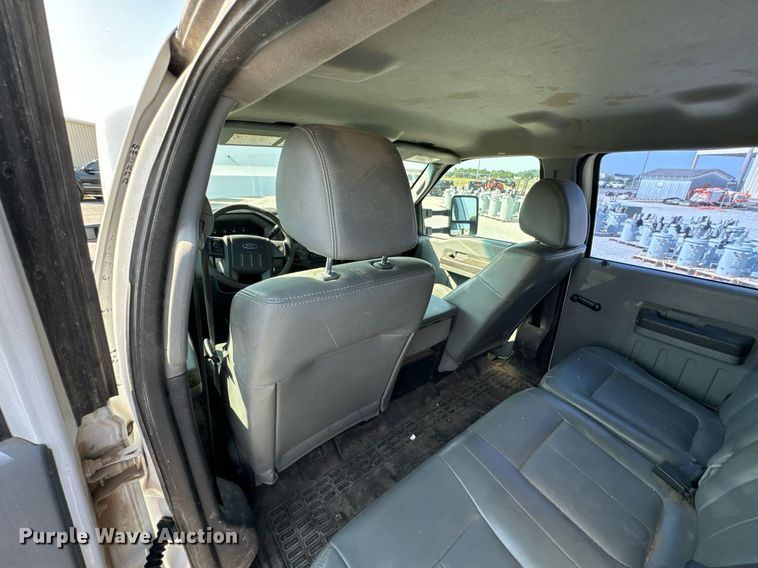 image for item DX1103 2012 Ford F350 Super Duty XL Crew Cab flatbed pickup truck