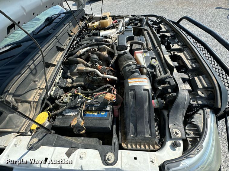 image for item DX1103 2012 Ford F350 Super Duty XL Crew Cab flatbed pickup truck