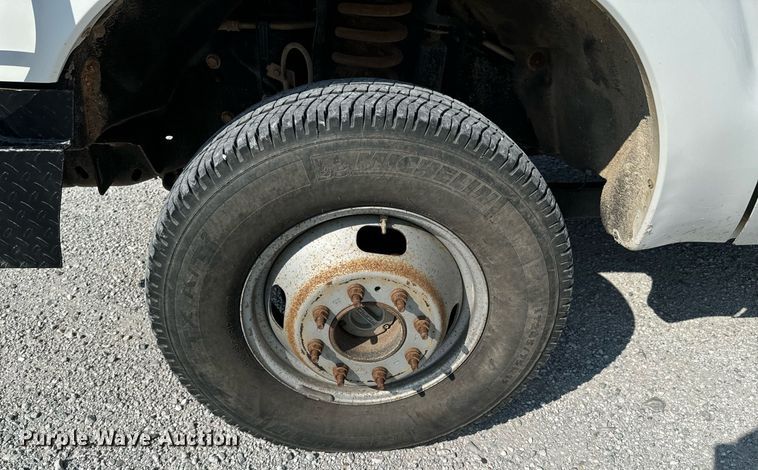 image for item DX1103 2012 Ford F350 Super Duty XL Crew Cab flatbed pickup truck