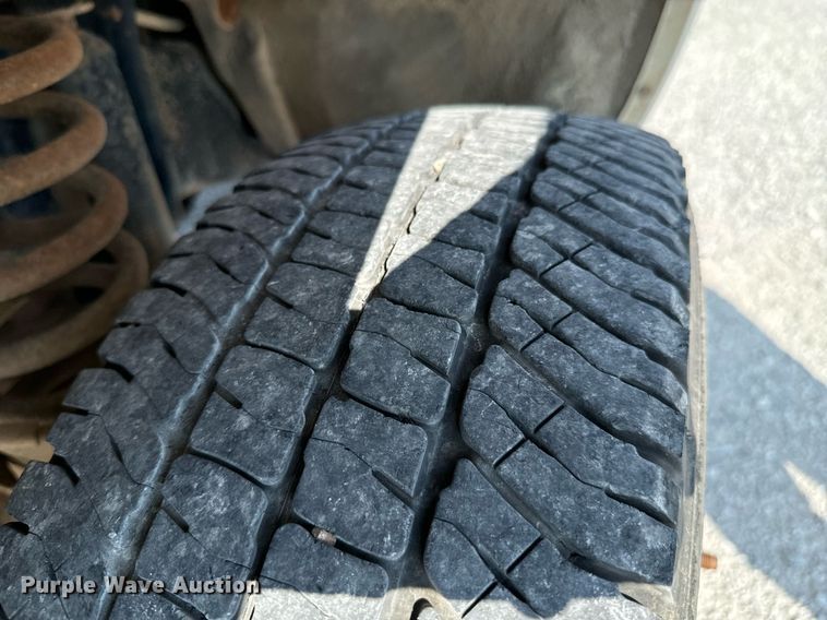 image for item DX1103 2012 Ford F350 Super Duty XL Crew Cab flatbed pickup truck