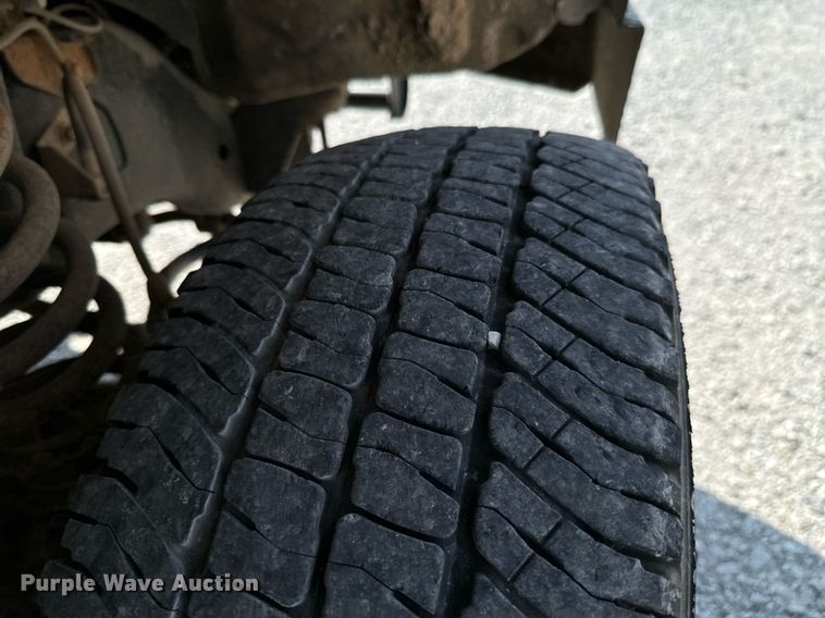 image for item DX1103 2012 Ford F350 Super Duty XL Crew Cab flatbed pickup truck