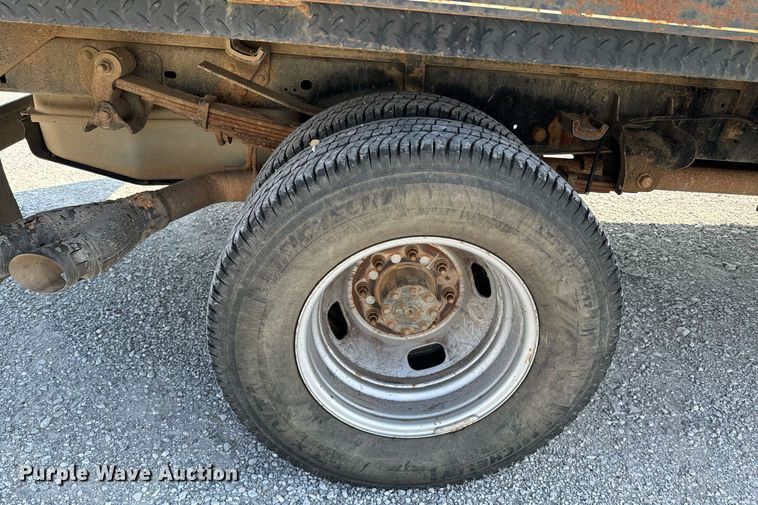 image for item DX1103 2012 Ford F350 Super Duty XL Crew Cab flatbed pickup truck