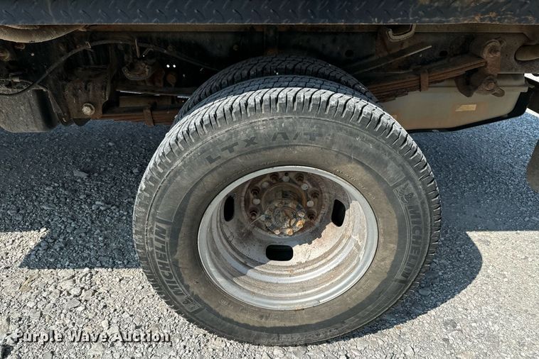 image for item DX1103 2012 Ford F350 Super Duty XL Crew Cab flatbed pickup truck