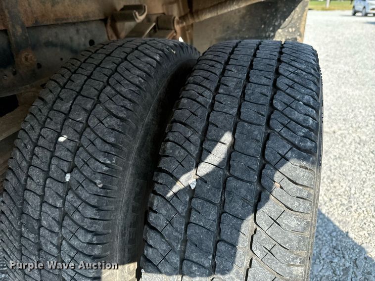 image for item DX1103 2012 Ford F350 Super Duty XL Crew Cab flatbed pickup truck