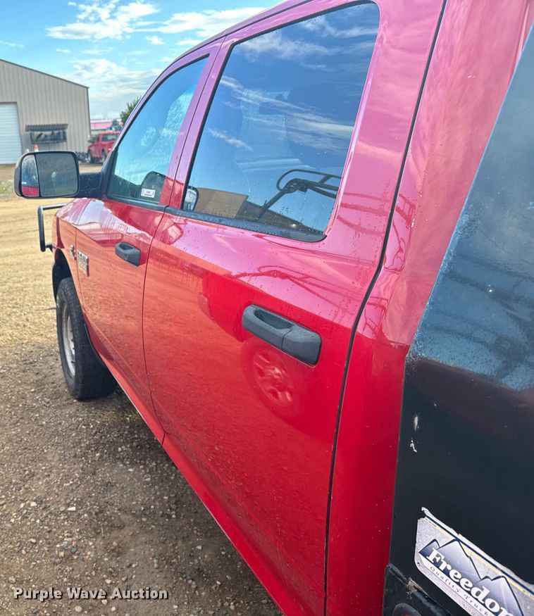 image for item DX3559 2012 Dodge Ram 2500HD Crew Cab flatbed pickup truck