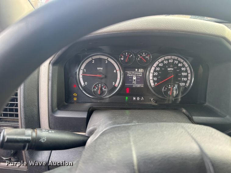 image for item DX3559 2012 Dodge Ram 2500HD Crew Cab flatbed pickup truck