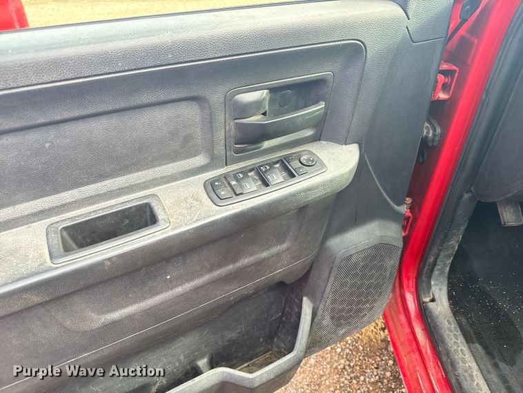 image for item DX3559 2012 Dodge Ram 2500HD Crew Cab flatbed pickup truck