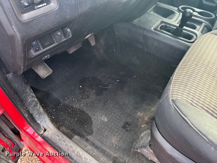 image for item DX3559 2012 Dodge Ram 2500HD Crew Cab flatbed pickup truck