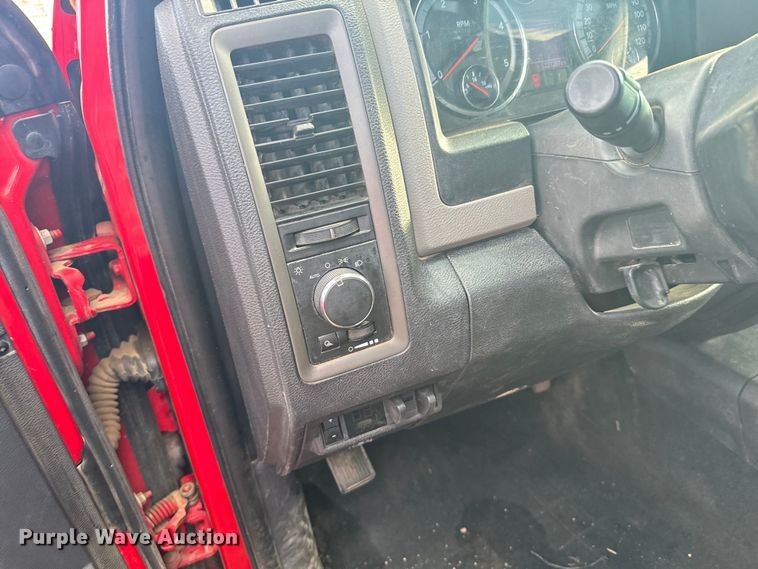 image for item DX3559 2012 Dodge Ram 2500HD Crew Cab flatbed pickup truck