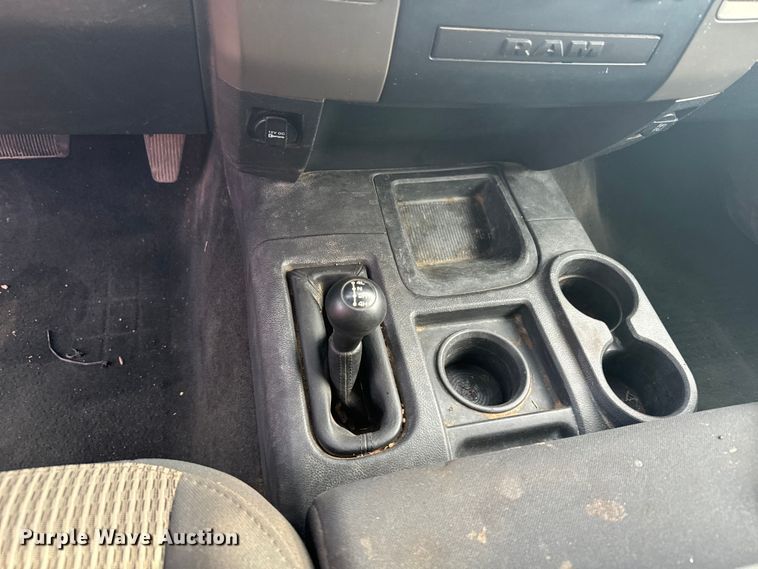 image for item DX3559 2012 Dodge Ram 2500HD Crew Cab flatbed pickup truck