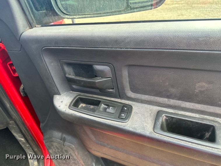 image for item DX3559 2012 Dodge Ram 2500HD Crew Cab flatbed pickup truck