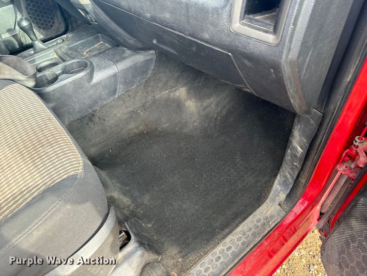 image for item DX3559 2012 Dodge Ram 2500HD Crew Cab flatbed pickup truck